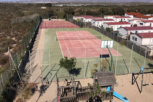 /campings/espana/andalucia/almeria/cabo-de-gata/CabodeGata/pistadeteniscabodegata.jpg
