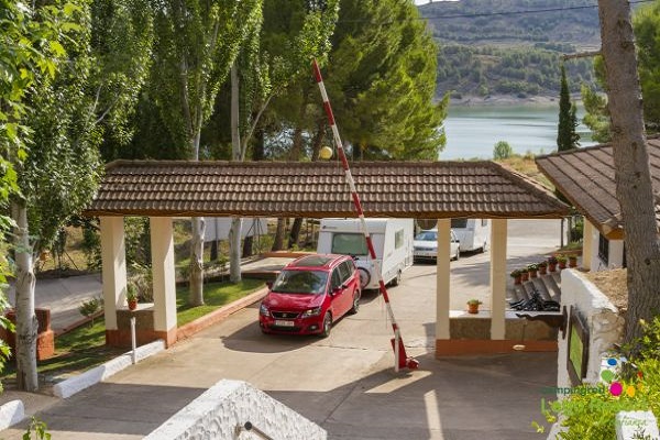 /campings/espana/aragon/zaragoza/LagoResort/vistas.jpg