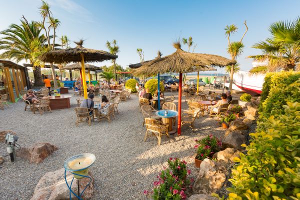 campings/espana/catalunya-cataluna/girona/costa-brava-norte/Amfora/terraza.jpg