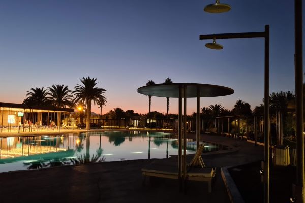 campings/espana/catalunya-cataluna/girona/costa-brava-norte/LaBallenaAlegre/terraza-noche.jpeg