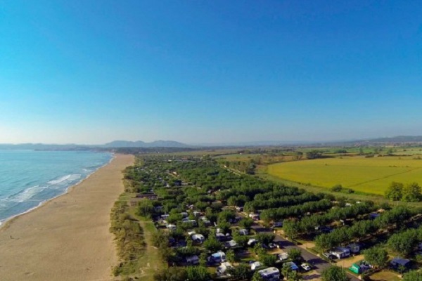 /campings/espana/catalunya-cataluna/girona/costa-brava-norte/LaBallenaAlegre/vista-aerea.jpg