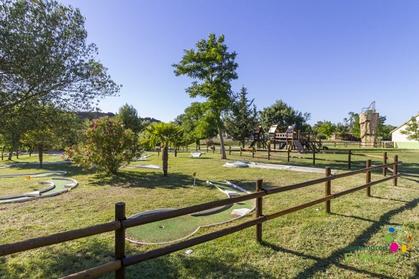 /campings/espana/navarra/navarra/ElMolino/minigolf.jpg