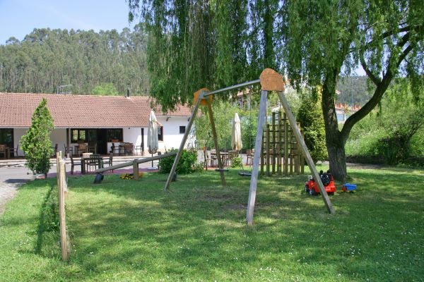 /campings/espana/principado-de-asturias/asturias/costa-verde-este/PlayaSauces/cps0620118094-parque-infantil-0099.jpg
