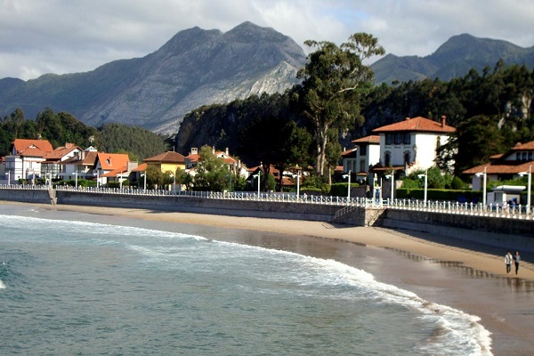 /campings/espana/principado-de-asturias/asturias/costa-verde-este/Ribadesella/playa-santa-marina-camping-ribadesella.jpg