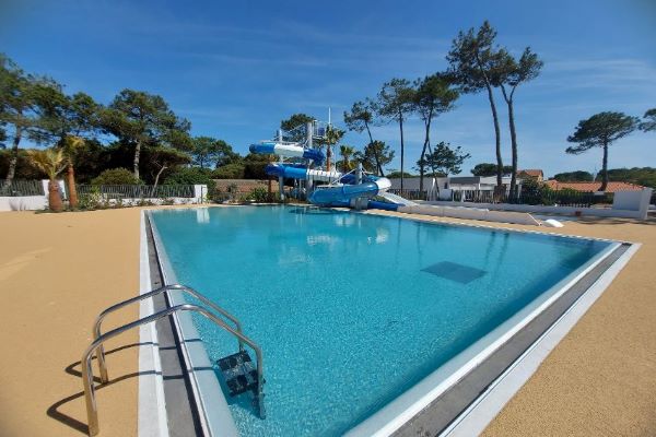 /campings/francia/aquitania/landas/LeSaintMartin/espace-aquatique-vue3.jpg