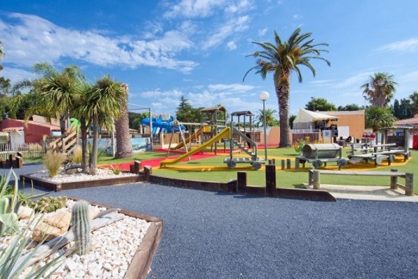 /campings/francia/languedoc-rosellon/pirineos-orientales/LesJardinsCatalans/jeux-exterieur-09-2.jpg