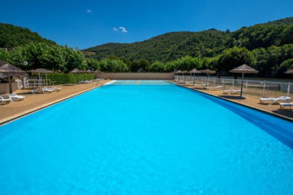 /campings/francia/lemosin/correze/Chateaudugibanel/le-chateau-du-camping1.jpg
