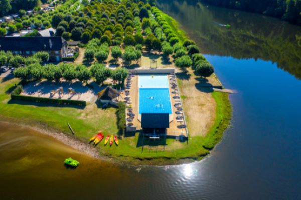 /campings/francia/lemosin/correze/Chateaudugibanel/le-chateau-du-camping2.jpg
