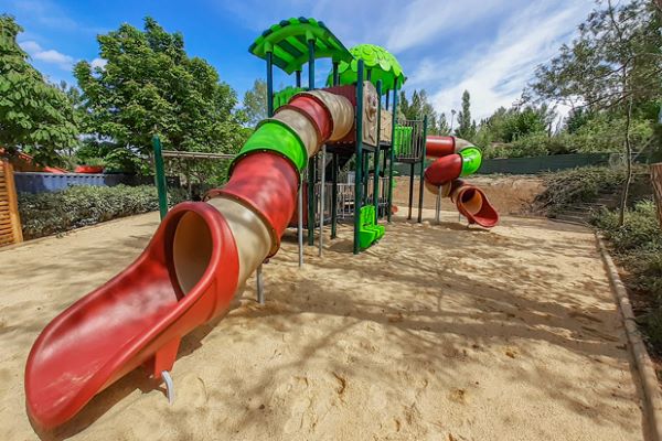 /campings/francia/midi-pirineos/alta-garona/LeThesauque/camping-aire-jeux-enfants-toulouse.jpg