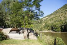 Parcelas camping Rio / Rivière
