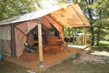 Tiendas Lodge