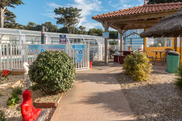 /campings/francia/paises-del-loira/loira-atlantico/BorddeMer/acces-espace-aqua.jpg