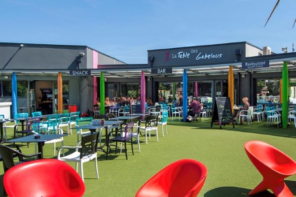 campings/francia/paises-del-loira/loira-atlantico/LesBrillas/terrasse-extrieure.jpg
