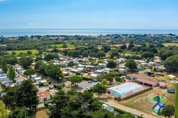 campings/francia/paises-del-loira/loira-atlantico/LesBrillas/vue-arienne-10.jpg