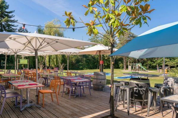 campings/francia/paises-del-loira/loira-atlantico/NantesCamping/nc-restaurant-terrasse-petit-port-001-930x740.jpg