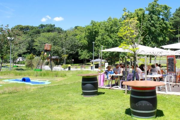 campings/francia/paises-del-loira/loira-atlantico/NantesCamping/nc-restaurant-terrasse-petit-port-010-1340x752.jpg