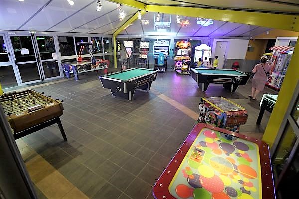 campings/francia/paises-del-loira/vandea/BelAir/arcade-2.JPG
