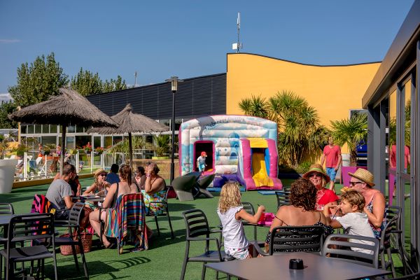 campings/francia/paises-del-loira/vandea/BelAir/terrasse.jpg