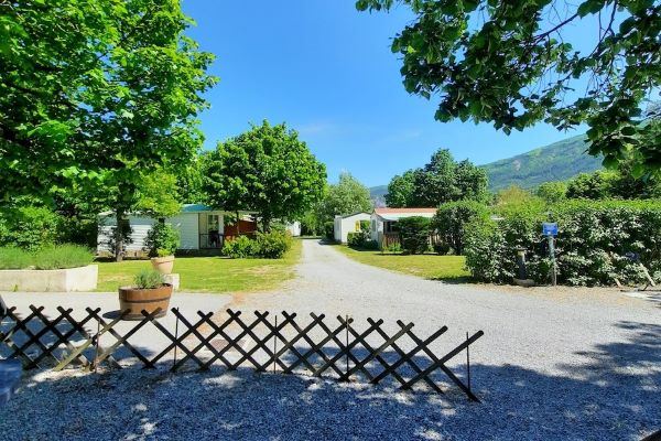 campings/francia/provenza-alpes-costa-azul/alpes-de-alta-provenza/LaRibiere/1-camping-la-ribiere-annot.jpg