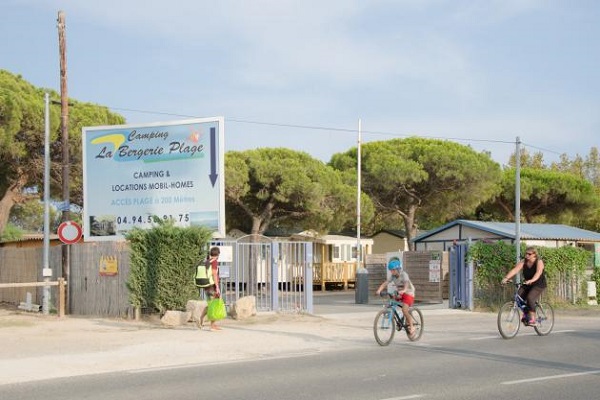 /campings/francia/provenza-alpes-costa-azul/var/LaBergeriePlage/293-galerie-dsc-2008-personnalise-630x630.jpg