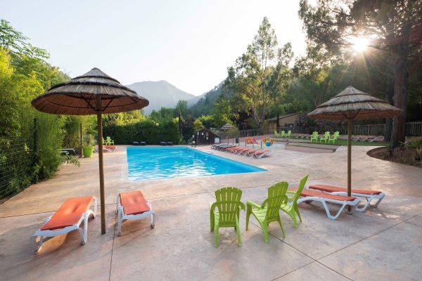 campings/francia/rodano-alpes/ardeche/MasdeChampel/331f6-la-piscine-3.jpg